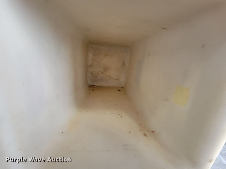 image for item IF9827 (2) man buckets