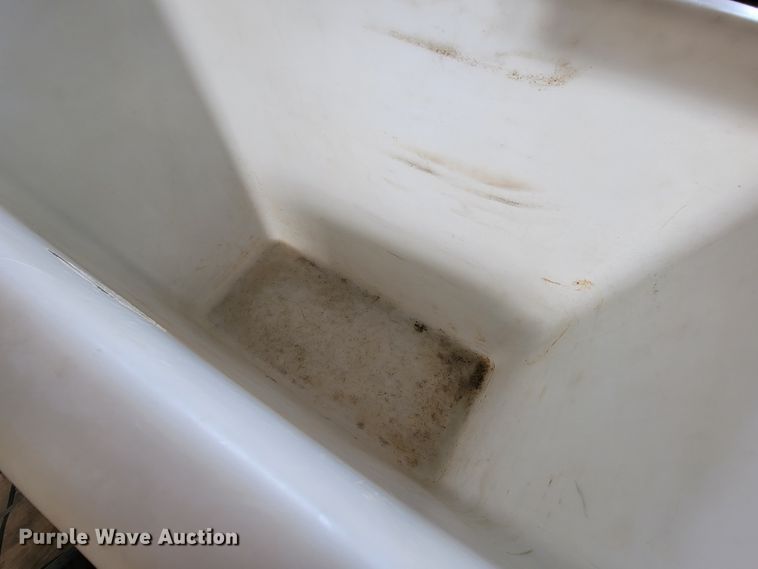 image for item IF9827 (2) man buckets