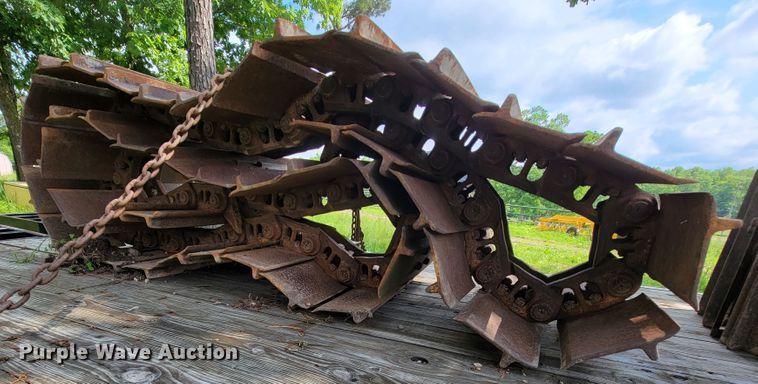 image for item IF9854 Caterpillar D6H LGP dozer tracks
