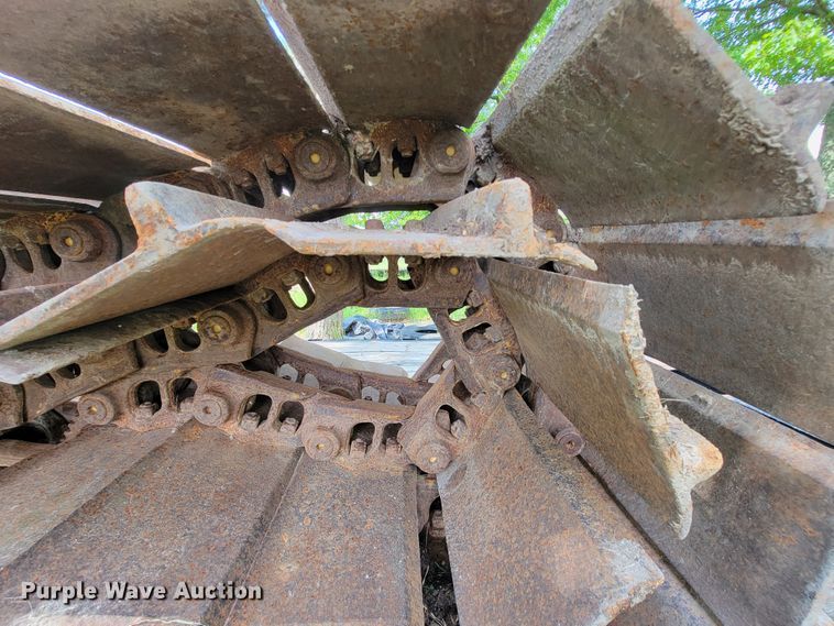 image for item IF9854 Caterpillar D6H LGP dozer tracks