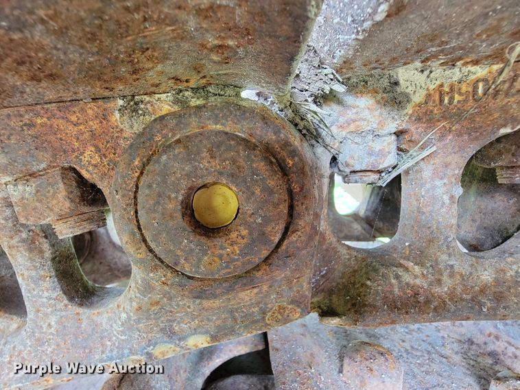 image for item IF9854 Caterpillar D6H LGP dozer tracks