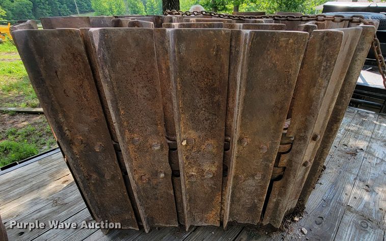 image for item IF9854 Caterpillar D6H LGP dozer tracks