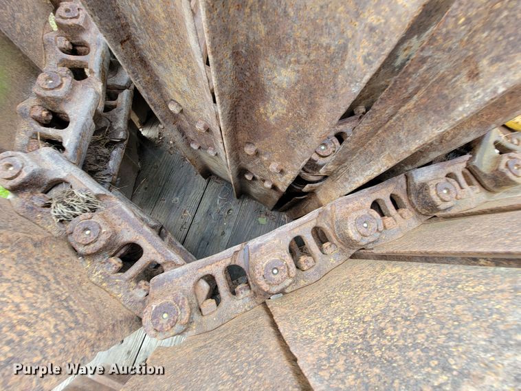 image for item IF9854 Caterpillar D6H LGP dozer tracks