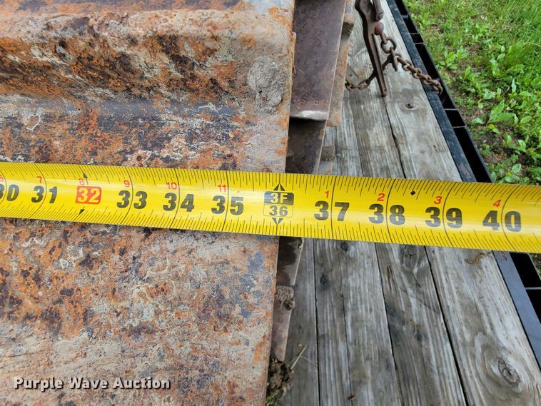 image for item IF9854 Caterpillar D6H LGP dozer tracks