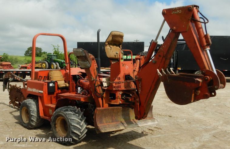 image for item IL9435 1994 Ditch Witch 5110  trencher