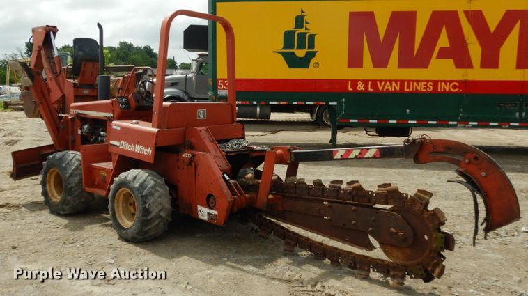 image for item IL9435 1994 Ditch Witch 5110  trencher
