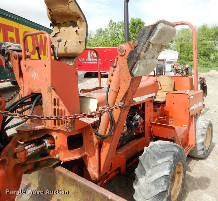 image for item IL9435 1994 Ditch Witch 5110  trencher