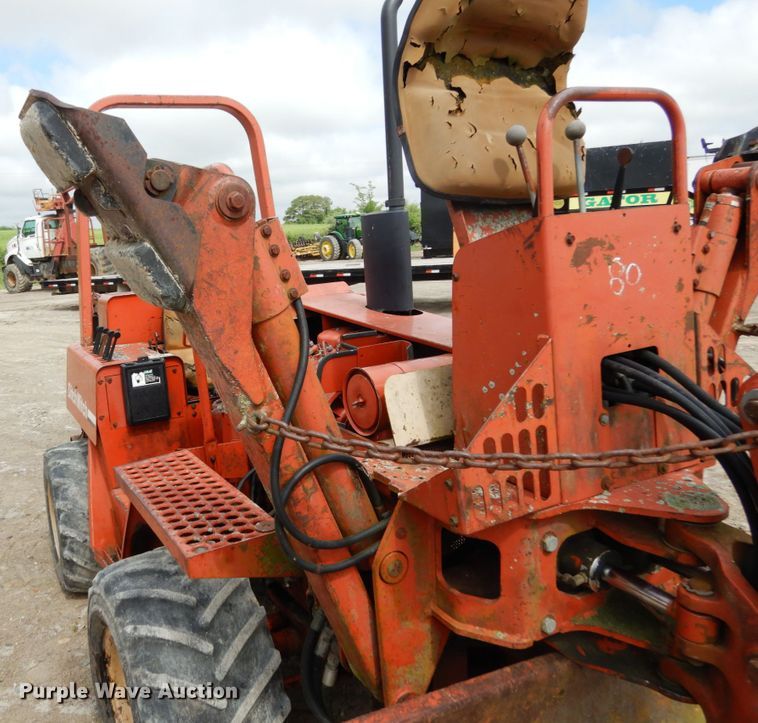 image for item IL9435 1994 Ditch Witch 5110  trencher