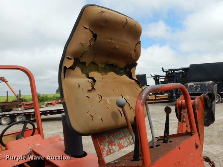 image for item IL9435 1994 Ditch Witch 5110  trencher