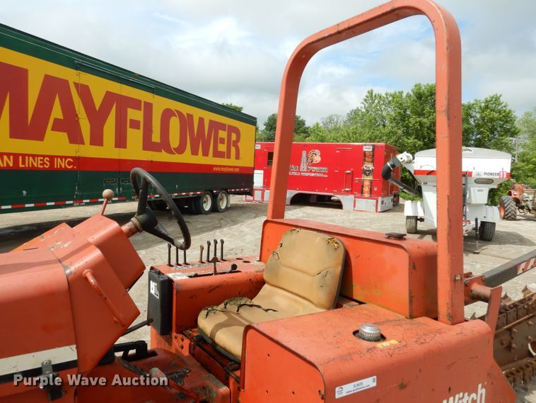 image for item IL9435 1994 Ditch Witch 5110  trencher