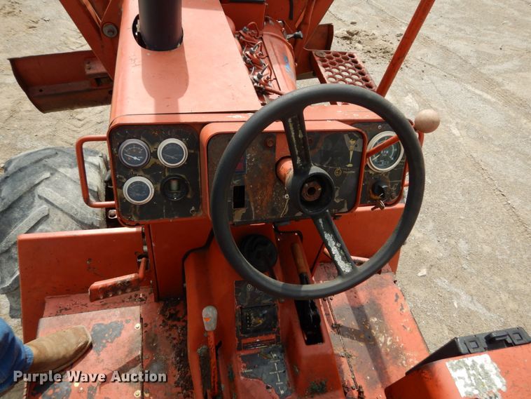 image for item IL9435 1994 Ditch Witch 5110  trencher