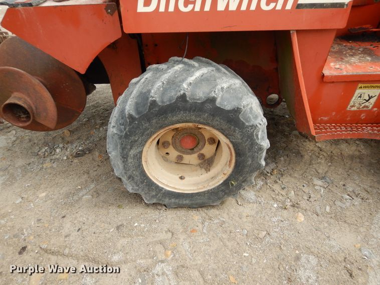image for item IL9435 1994 Ditch Witch 5110  trencher