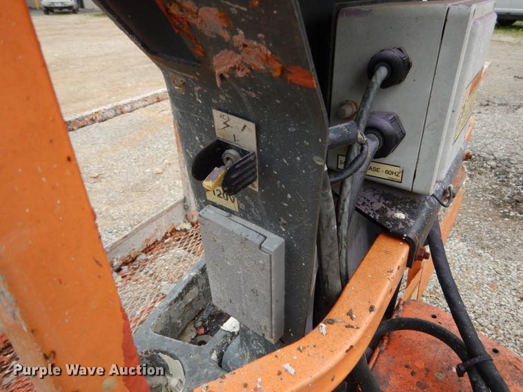 image for item IL9458 2007 JLG 800AJ  boom lift