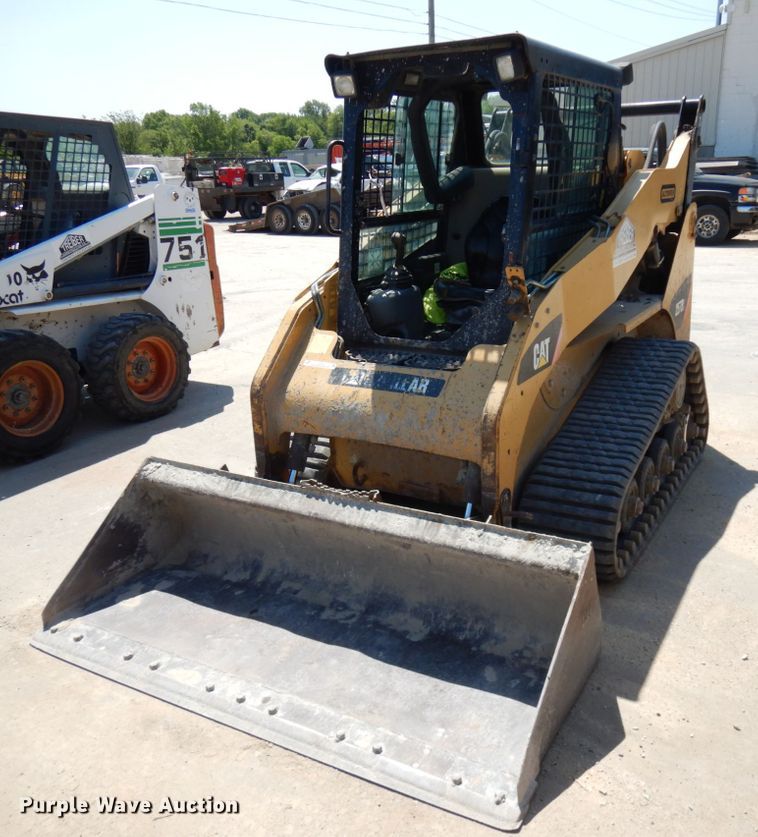 image for item IL9761 2010 Caterpillar 257B  tracked skid steer loader