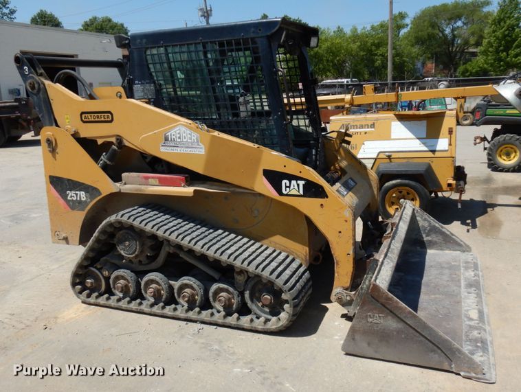 image for item IL9761 2010 Caterpillar 257B  tracked skid steer loader
