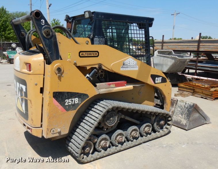 image for item IL9761 2010 Caterpillar 257B  tracked skid steer loader