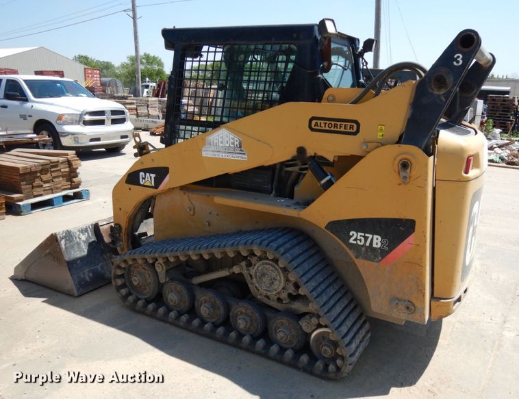 image for item IL9761 2010 Caterpillar 257B  tracked skid steer loader