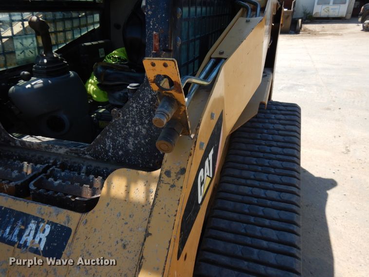 image for item IL9761 2010 Caterpillar 257B  tracked skid steer loader