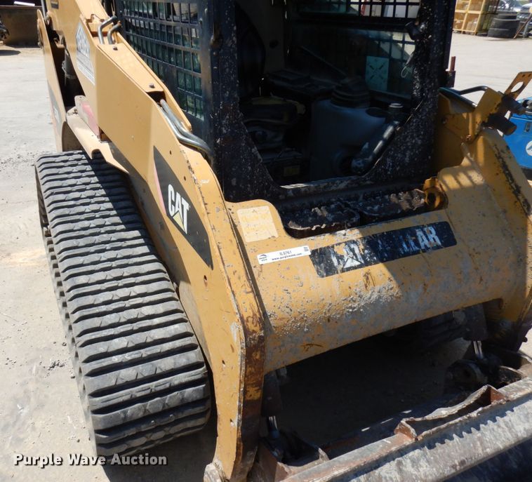 image for item IL9761 2010 Caterpillar 257B  tracked skid steer loader