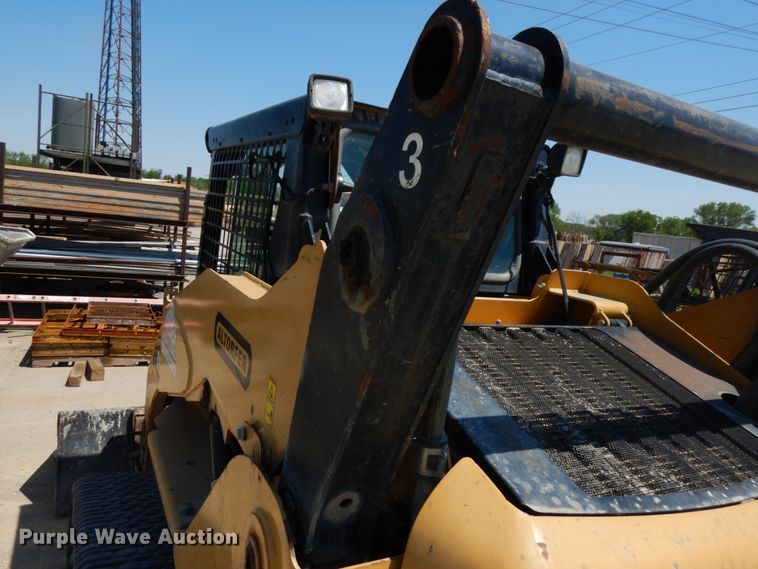 image for item IL9761 2010 Caterpillar 257B  tracked skid steer loader