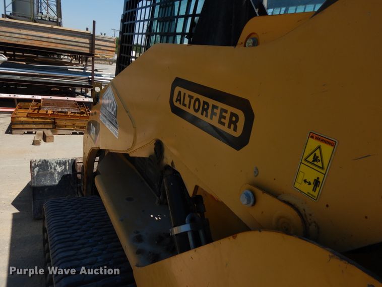 image for item IL9761 2010 Caterpillar 257B  tracked skid steer loader