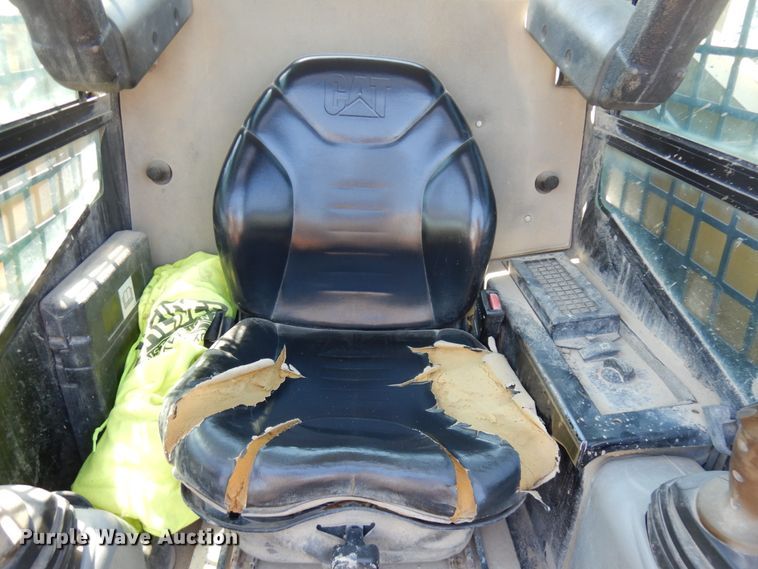 image for item IL9761 2010 Caterpillar 257B  tracked skid steer loader