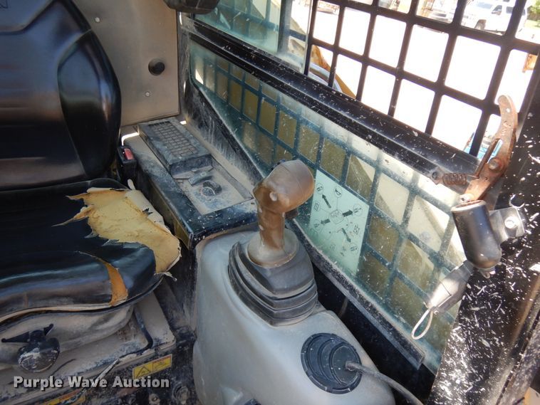 image for item IL9761 2010 Caterpillar 257B  tracked skid steer loader