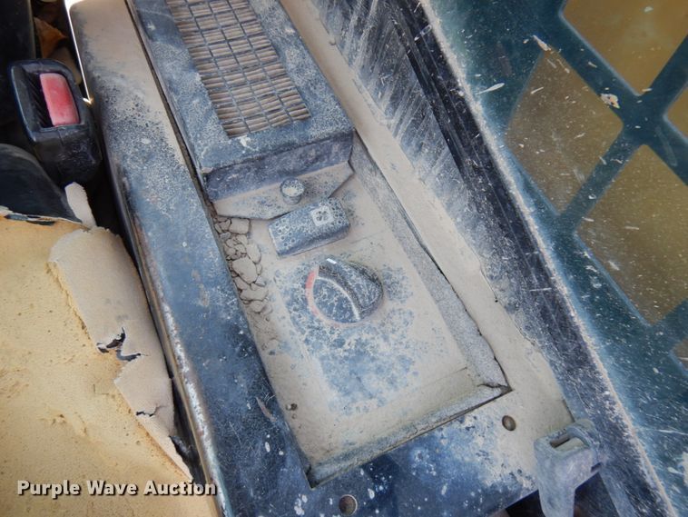 image for item IL9761 2010 Caterpillar 257B  tracked skid steer loader