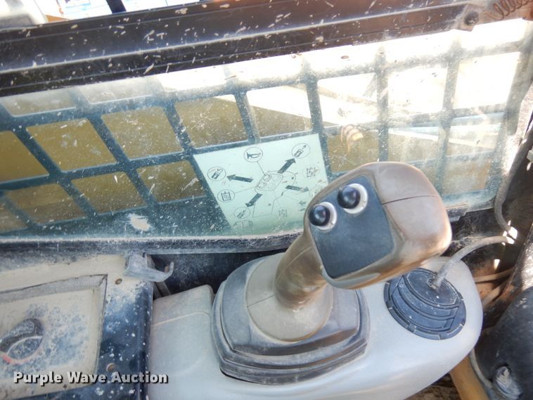 image for item IL9761 2010 Caterpillar 257B  tracked skid steer loader