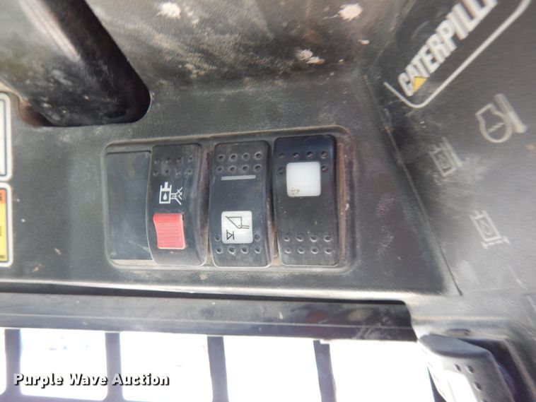 image for item IL9761 2010 Caterpillar 257B  tracked skid steer loader