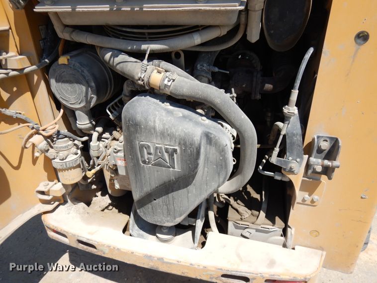 image for item IL9761 2010 Caterpillar 257B  tracked skid steer loader