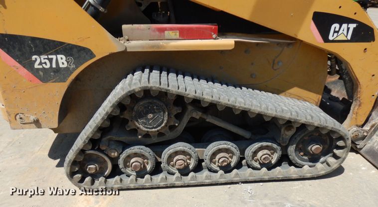 image for item IL9761 2010 Caterpillar 257B  tracked skid steer loader