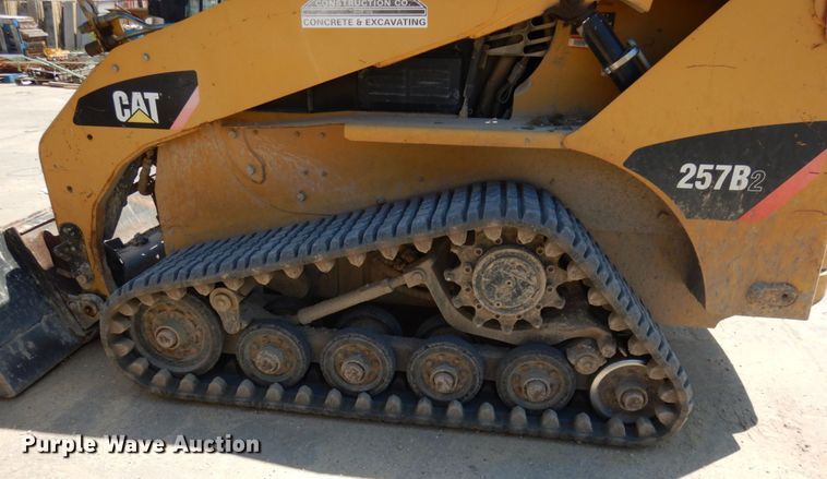 image for item IL9761 2010 Caterpillar 257B  tracked skid steer loader