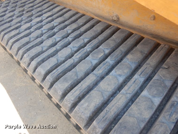 image for item IL9761 2010 Caterpillar 257B  tracked skid steer loader