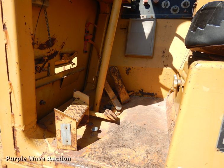 image for item IL9767 1984 Caterpillar 613B  elevating scraper