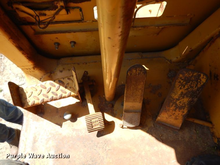 image for item IL9767 1984 Caterpillar 613B  elevating scraper