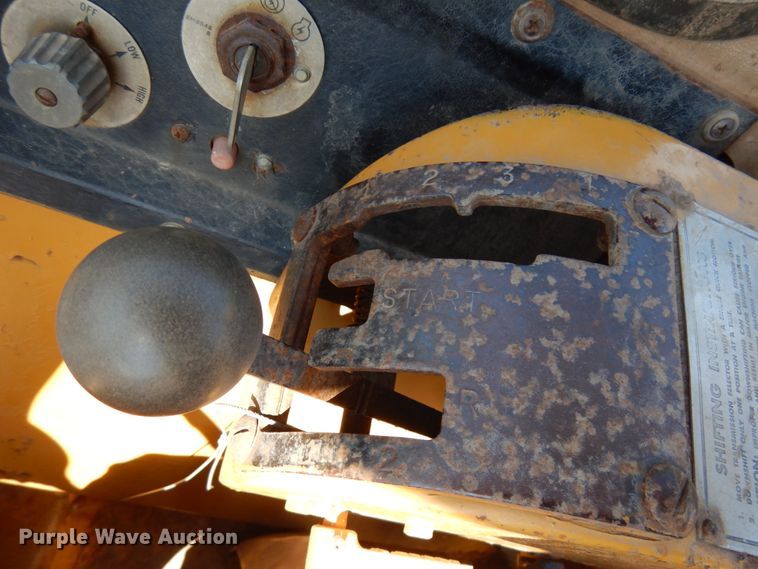 image for item IL9767 1984 Caterpillar 613B  elevating scraper