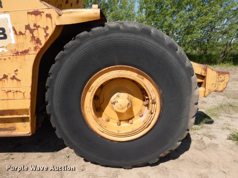 image for item IL9767 1984 Caterpillar 613B  elevating scraper