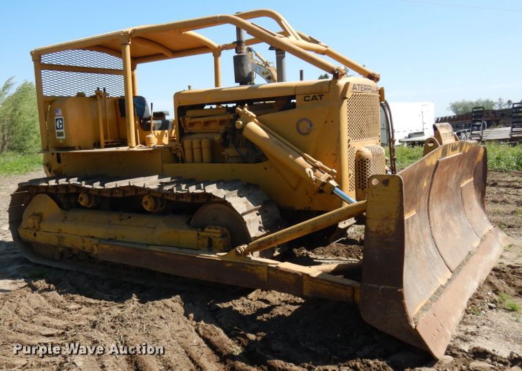 image for item IL9768 Caterpillar D8  dozer