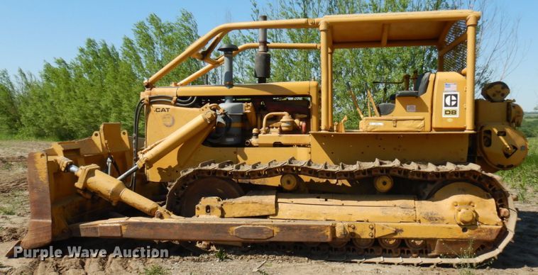 image for item IL9768 Caterpillar D8  dozer