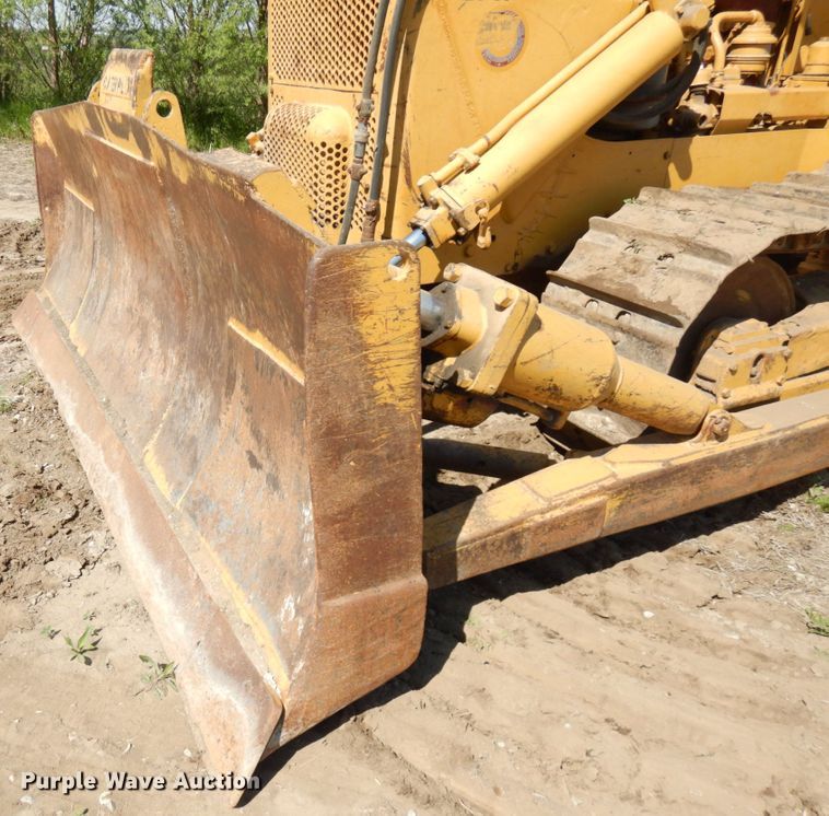 image for item IL9768 Caterpillar D8  dozer