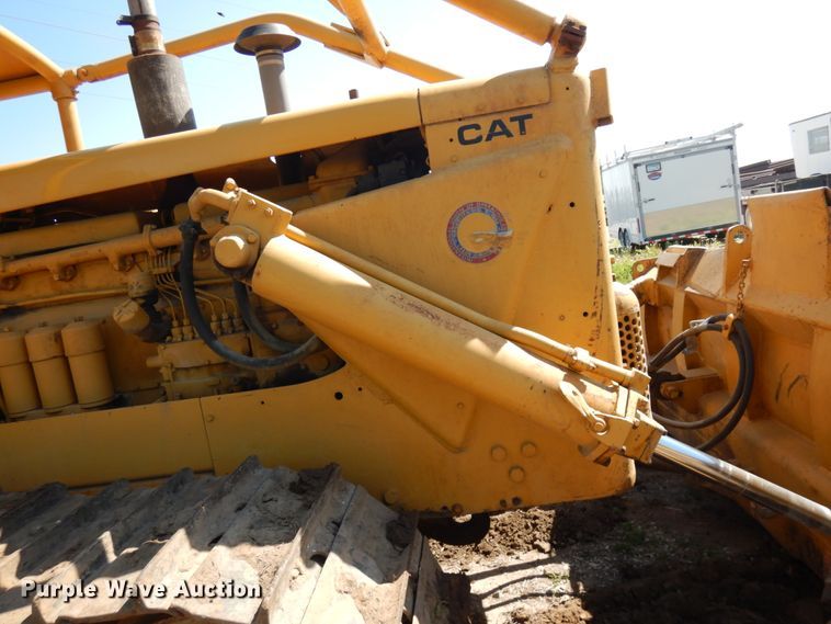 image for item IL9768 Caterpillar D8  dozer