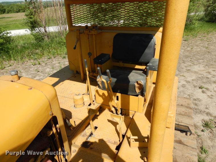 image for item IL9768 Caterpillar D8  dozer