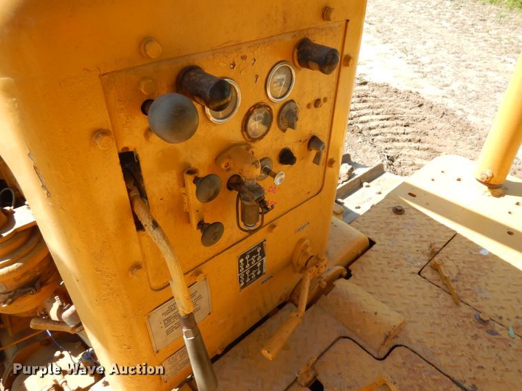 image for item IL9768 Caterpillar D8  dozer