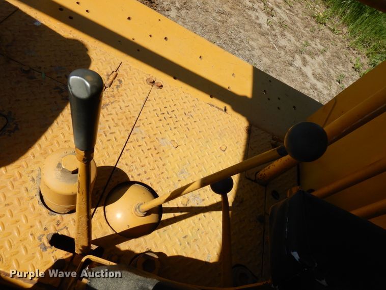 image for item IL9768 Caterpillar D8  dozer