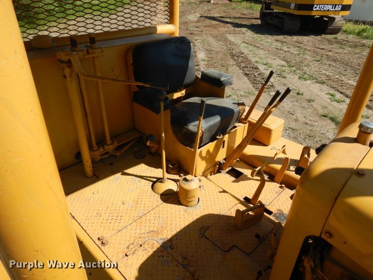 image for item IL9768 Caterpillar D8  dozer