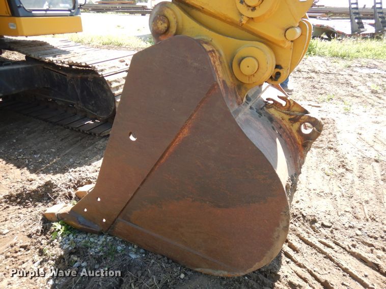 image for item IL9769 1990 Caterpillar EL300B  excavator