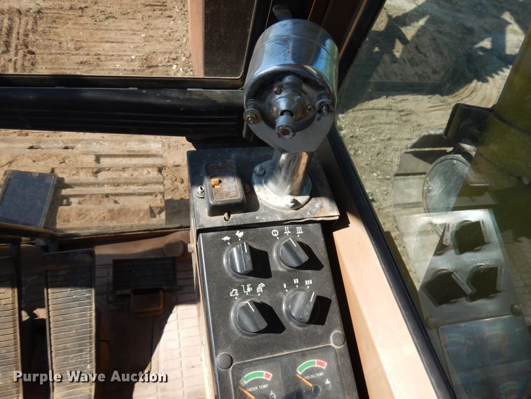 image for item IL9769 1990 Caterpillar EL300B  excavator