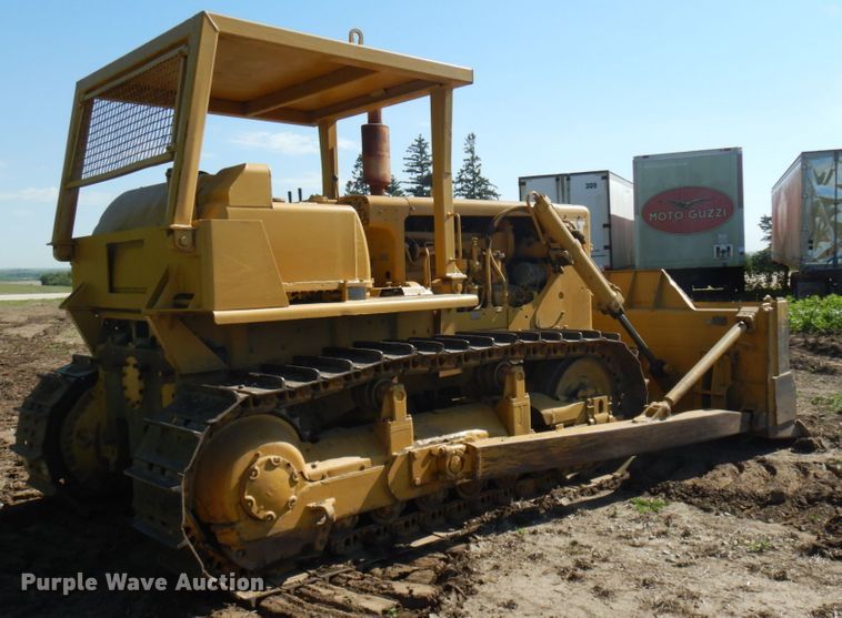 image for item IL9771 1968 Caterpillar D7E  dozer