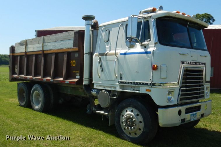 image for item IL9772 1977 International C0F4000B  dump truck